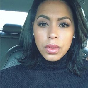 Meet your Posher, Alba nelly